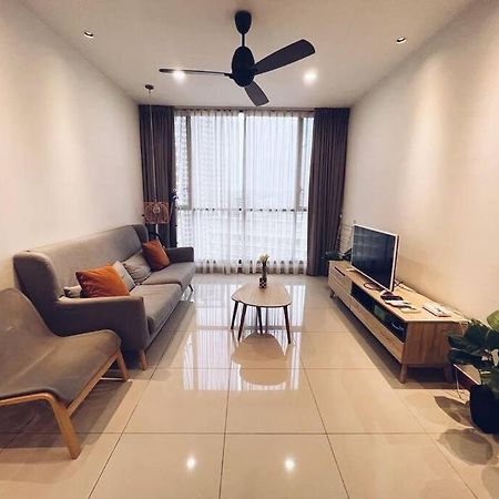 PromoConnected Train 2 Bedroom Above Mall กัวลาลัมเปอร์ ภายนอก รูปภาพ