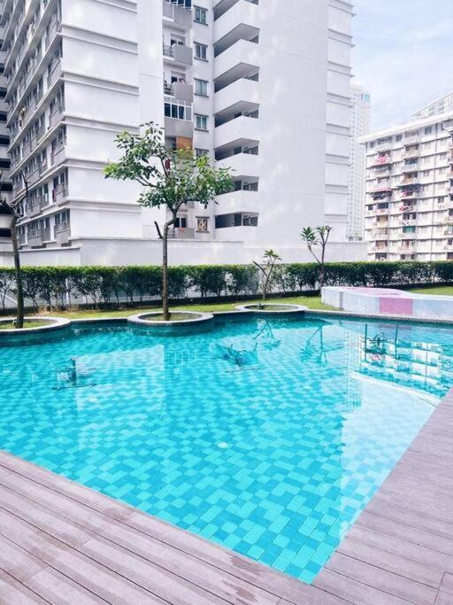 PromoConnected Train 2 Bedroom Above Mall กัวลาลัมเปอร์ ภายนอก รูปภาพ